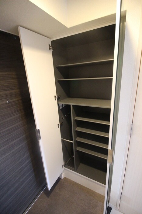 靴箱 ﾌﾟﾚｻﾝｽ新大阪ｽﾄﾘｰﾑ(301)