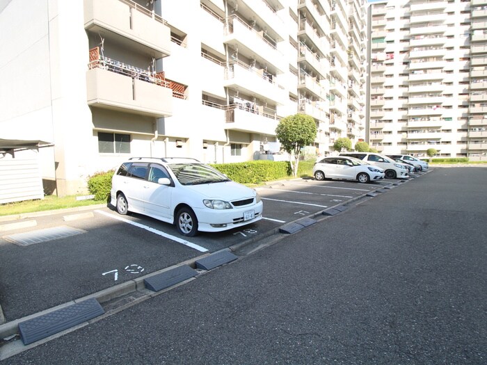 駐車場 千里山田西団地A－１１棟