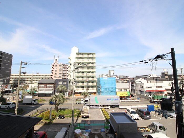 室内からの展望 ﾌｧｰｽﾄﾌｨｵｰﾚ吹田ﾌﾞﾗﾝｼｪ(203)