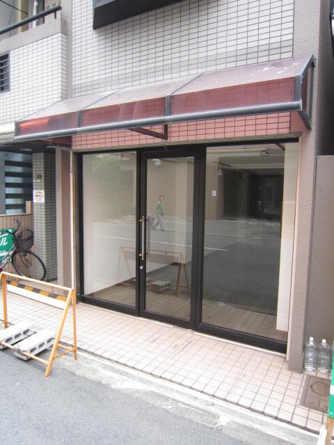 玄関 リバティ－中央