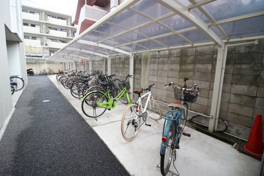 駐輪場 タカマツ神戸駅南通