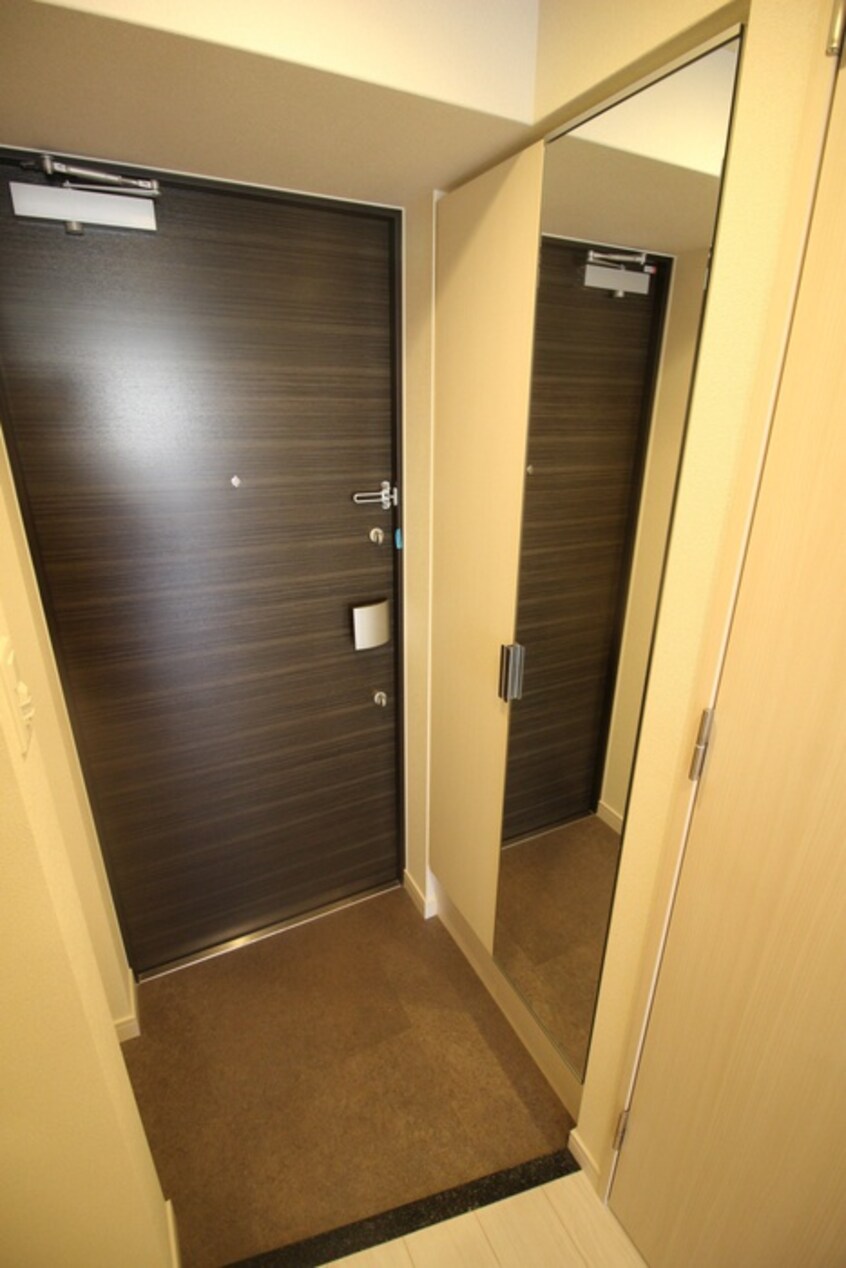 玄関 ﾌﾟﾚｻﾝｽ新大阪ｽﾄﾘｰﾑ(406)