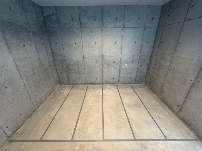 駐輪場 レイシスレジデンス