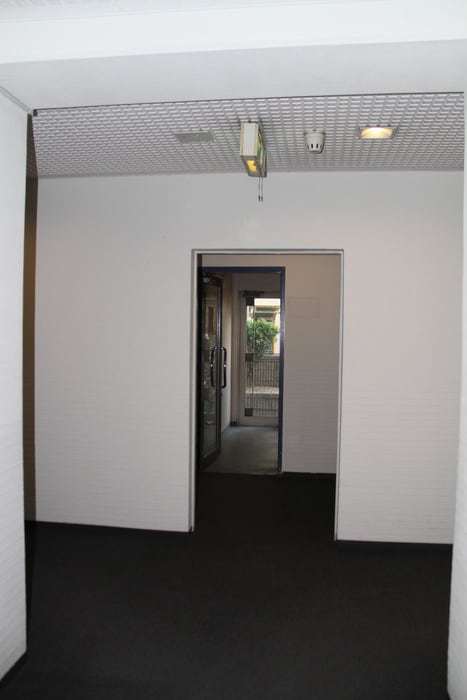 エントランス部分 WH0′S　WHO　AP．　さぎす