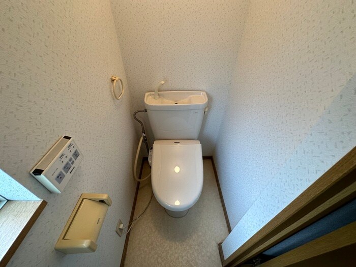 トイレ ﾁｪﾘ-ﾊｲﾂ東本町５