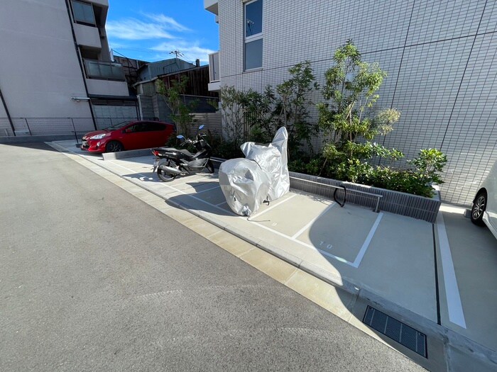 バイク置き場 Creer RiviereⅢ