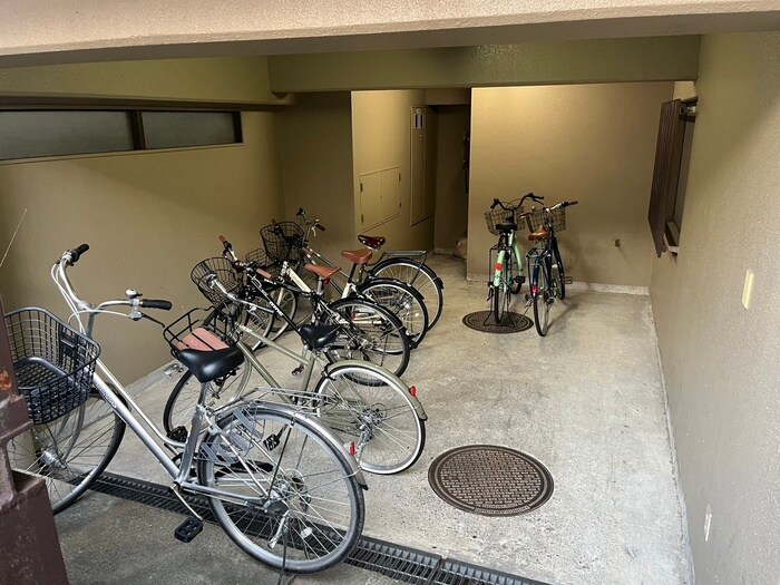 駐車場 今出川アイビーハウス