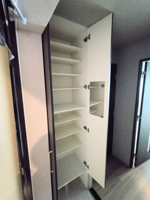 靴箱 SDｸﾞﾗﾝﾂ三宮ｲｰｽﾄﾌﾛﾝﾄ