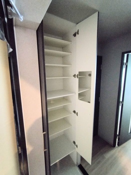 靴箱 SDｸﾞﾗﾝﾂ三宮ｲｰｽﾄﾌﾛﾝﾄ