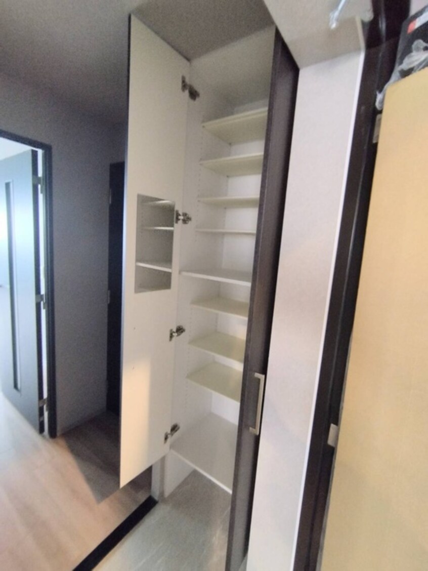 靴箱 SDｸﾞﾗﾝﾂ三宮ｲｰｽﾄﾌﾛﾝﾄ