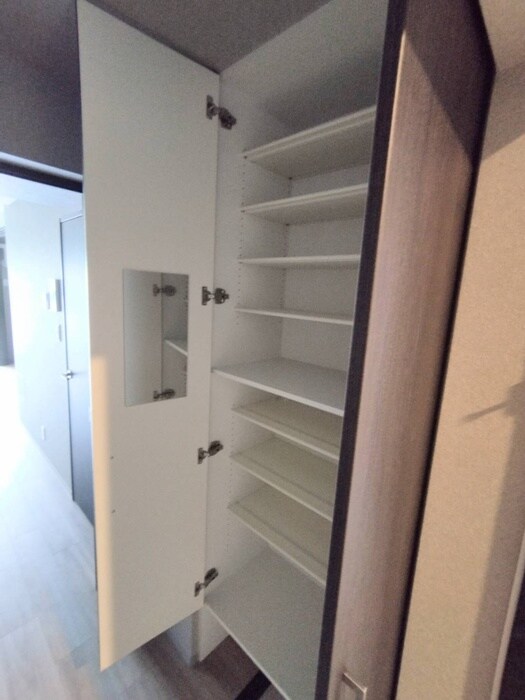 靴箱 SDｸﾞﾗﾝﾂ三宮ｲｰｽﾄﾌﾛﾝﾄ