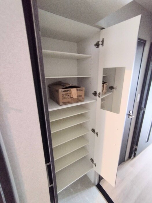 靴箱 SDｸﾞﾗﾝﾂ三宮ｲｰｽﾄﾌﾛﾝﾄ