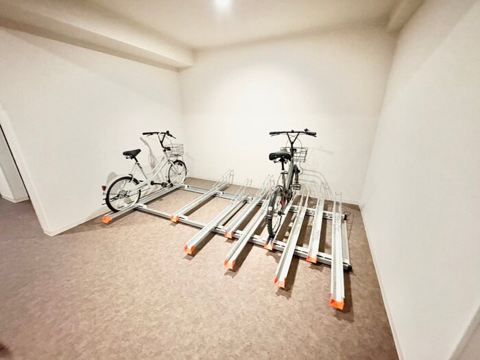 駐輪場 スプランディッド堀江