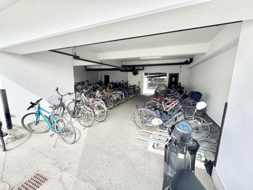 駐輪場 ラ　・　ヴィータ　豊里