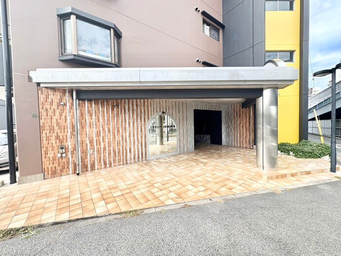 エントランス部分 ラ　・　ヴィータ　豊里