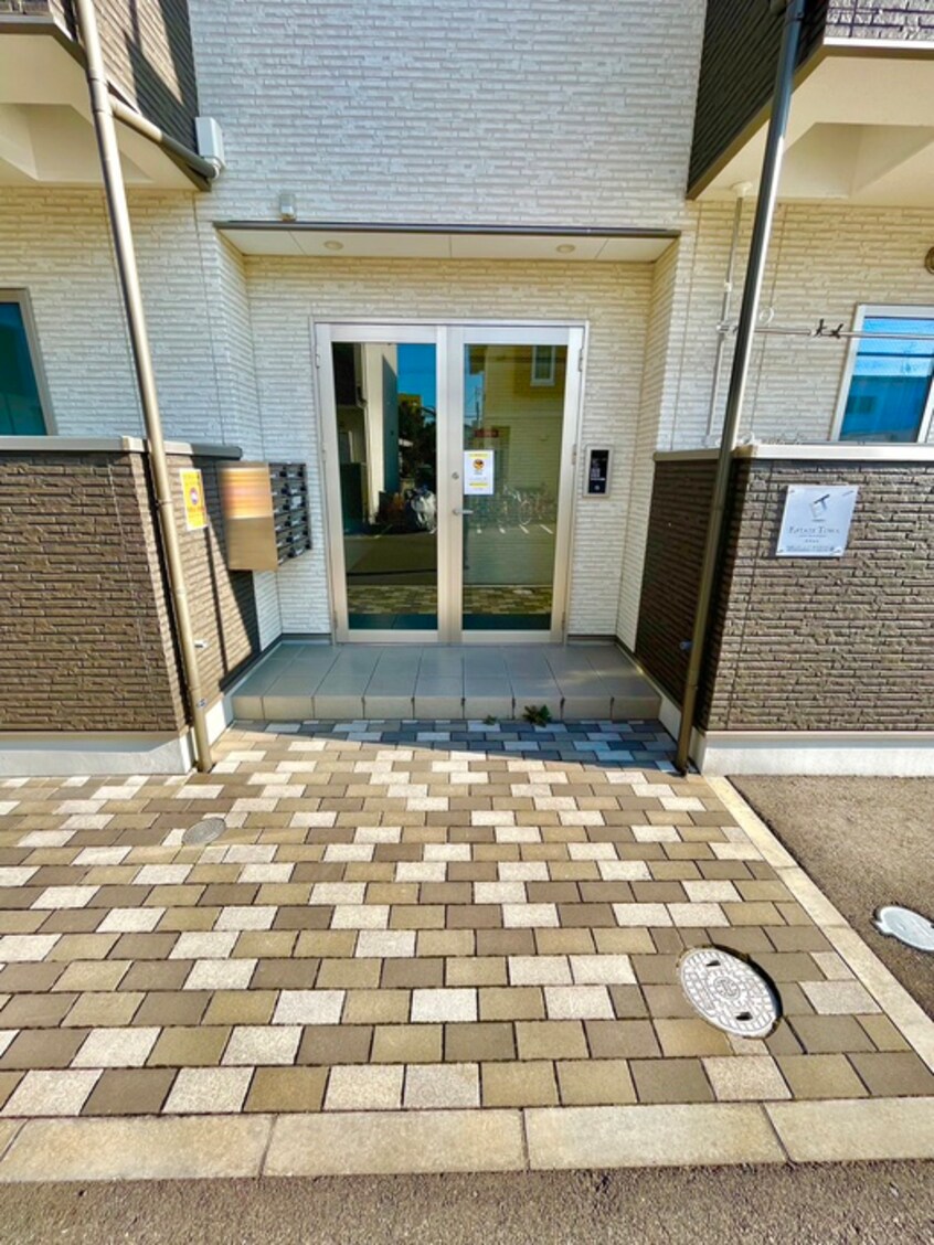 エントランス部分 アドマス鶴原Ｄ棟