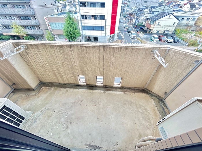 ベランダ・バルコニー West Ground Avenue六角