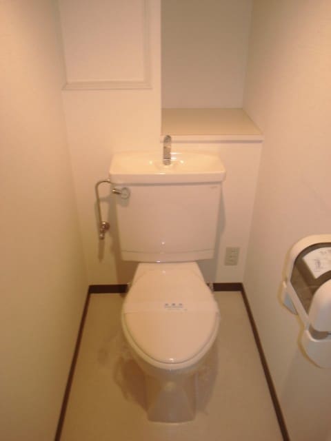 トイレ ｲｰｽﾄﾋﾙ長田