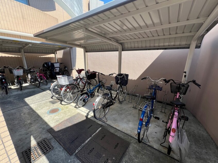 駐輪場 メゾンポレール
