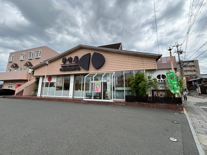 神崎屋本店(スーパー)まで1700m パレヴェ－ル