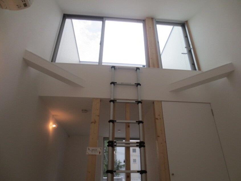 居室 W&R APARTMENT 02