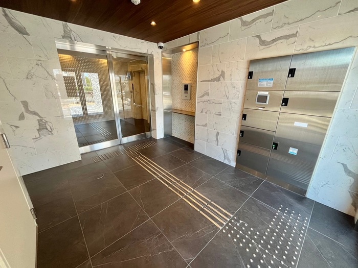 エントランス部分 ｸﾞﾗﾝﾚﾌﾞﾘ-桂川ｸﾞﾚｲｽﾚｼﾞﾃﾞﾝｽ