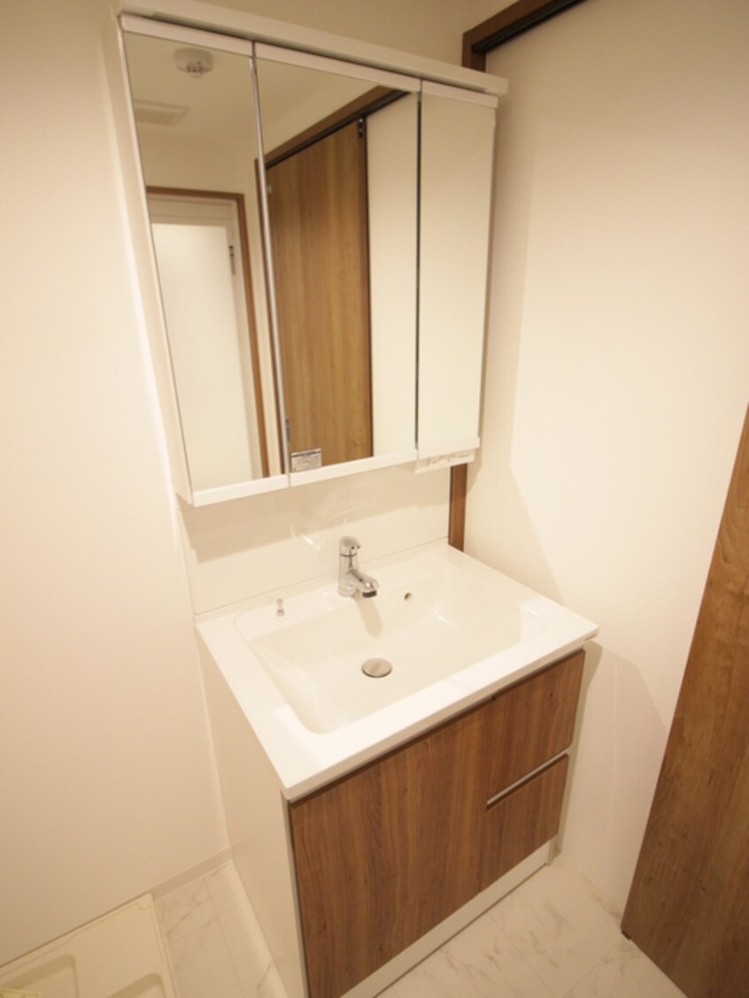 洗面 ｸﾞﾗﾝﾚﾌﾞﾘ-桂川ｸﾞﾚｲｽﾚｼﾞﾃﾞﾝｽ