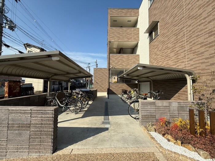 駐輪場 サニースクエア