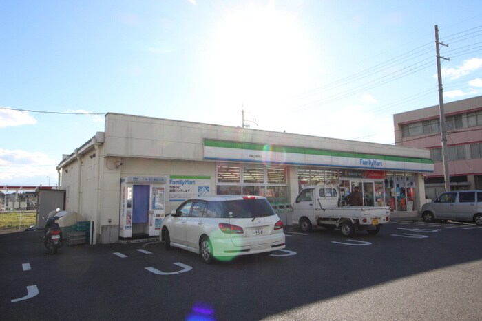 ファミリーマート(コンビニ)まで275m サニースクエア