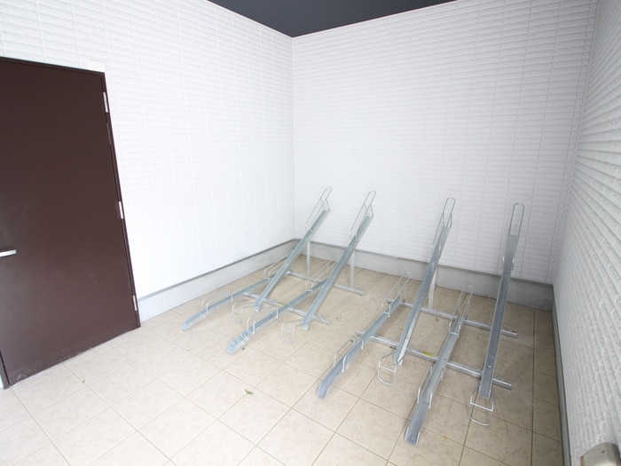 駐輪場 Tre Court灘