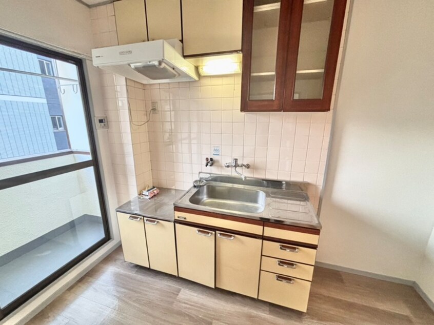 キッチン アヴァンス弁天町