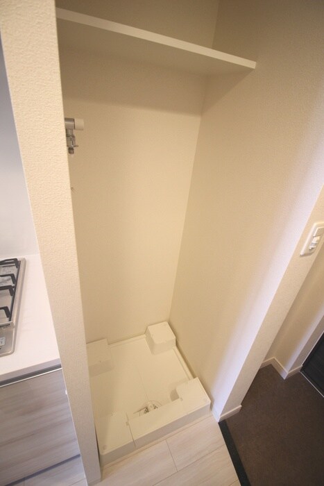 洗濯機置場 ﾌﾟﾚｻﾝｽ新大阪ｽﾄﾘｰﾑ(1001)