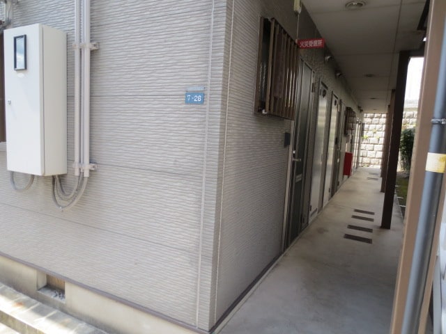 エントランス部分 岡田ハイツ