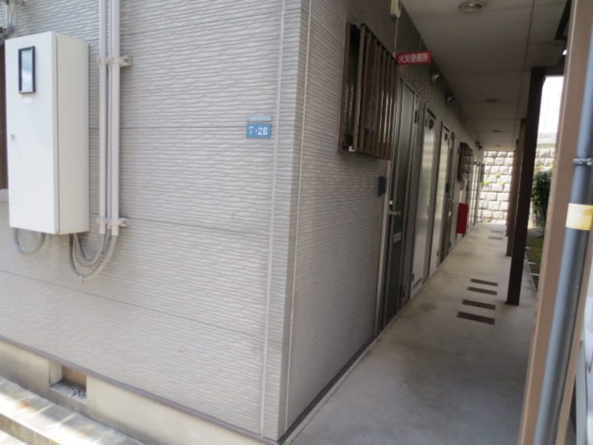 エントランス部分 岡田ハイツ