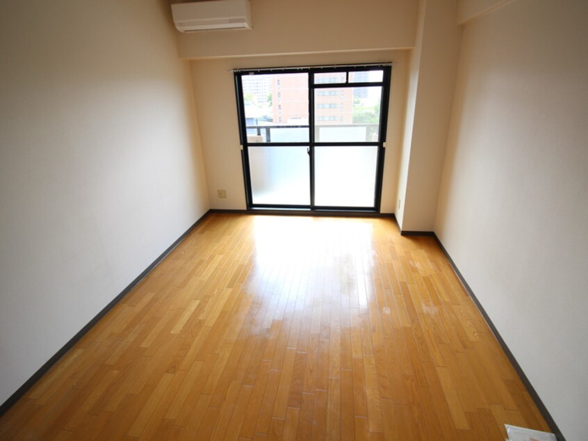 居室 ＲＯＯＭＳ　Ｏoｊｉ