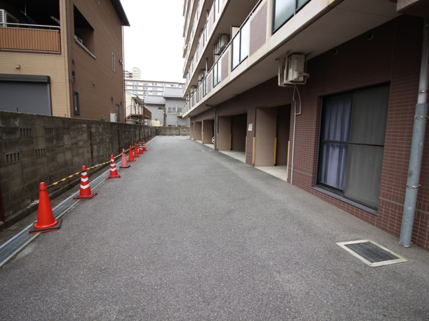 駐車場 ＲＯＯＭＳ　Ｏoｊｉ
