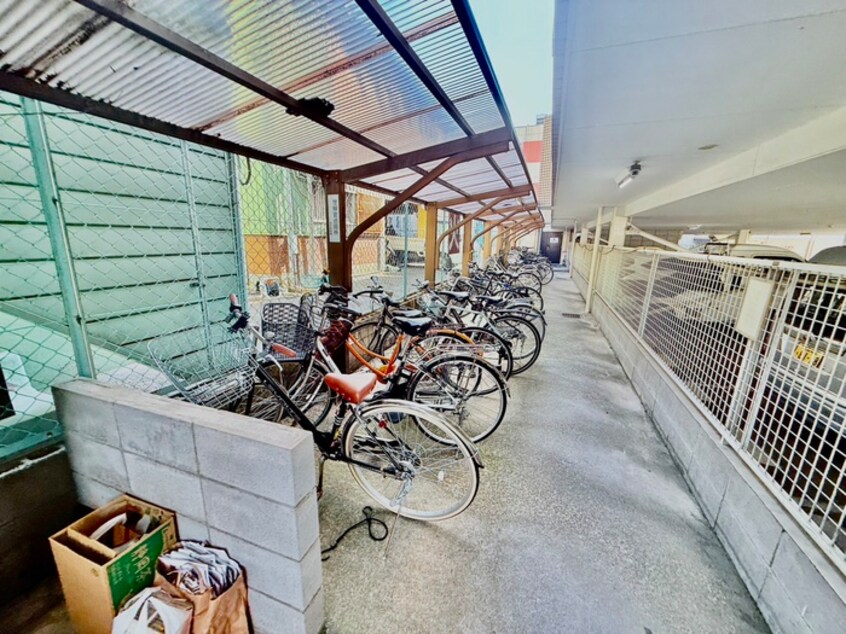 駐輪場 シャンティ－長尾家具