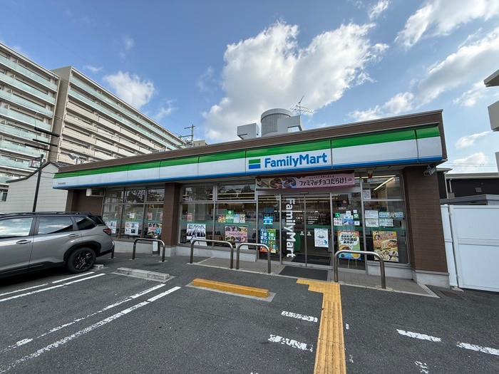 ファミリーマート(コンビニ)まで340m ネオメゾン小山　Ｂ