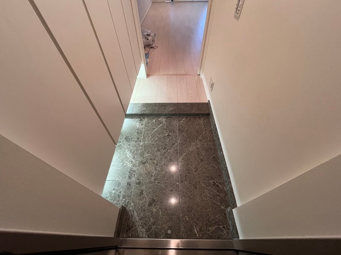 玄関 ｻﾞ･ﾊﾟｰｸﾊｳｽ神戸ﾄｱﾛｰﾄﾞ（1306)