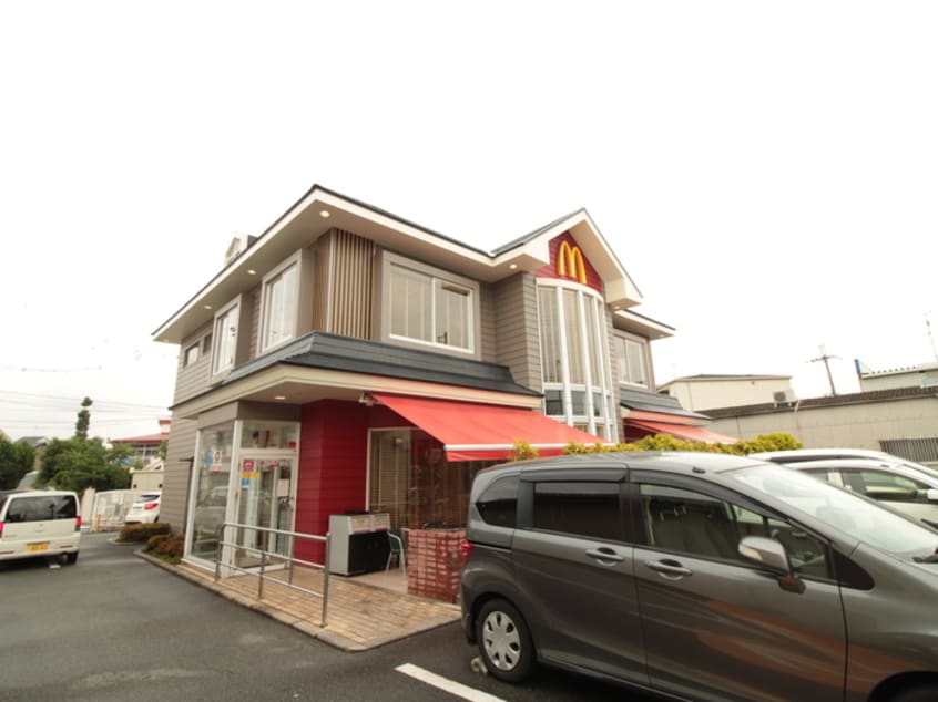 マクドナルド(ディスカウントショップ)まで35m 燦コ－ポＢ棟
