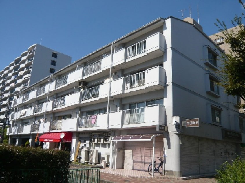 駐輪場 パロス沢良宜