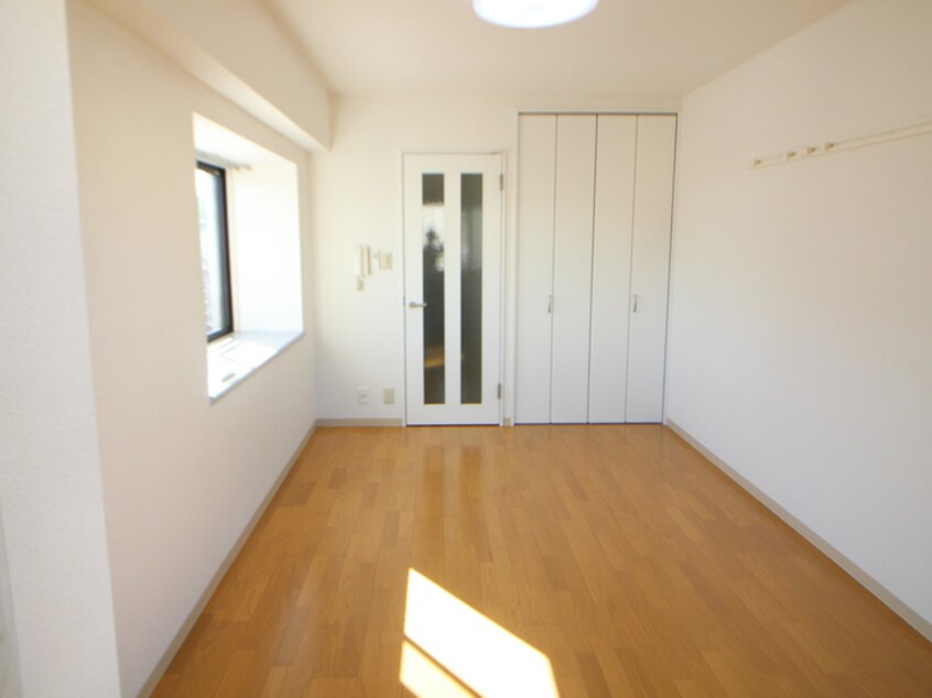 居室 ソアーヴェ三国ヶ丘