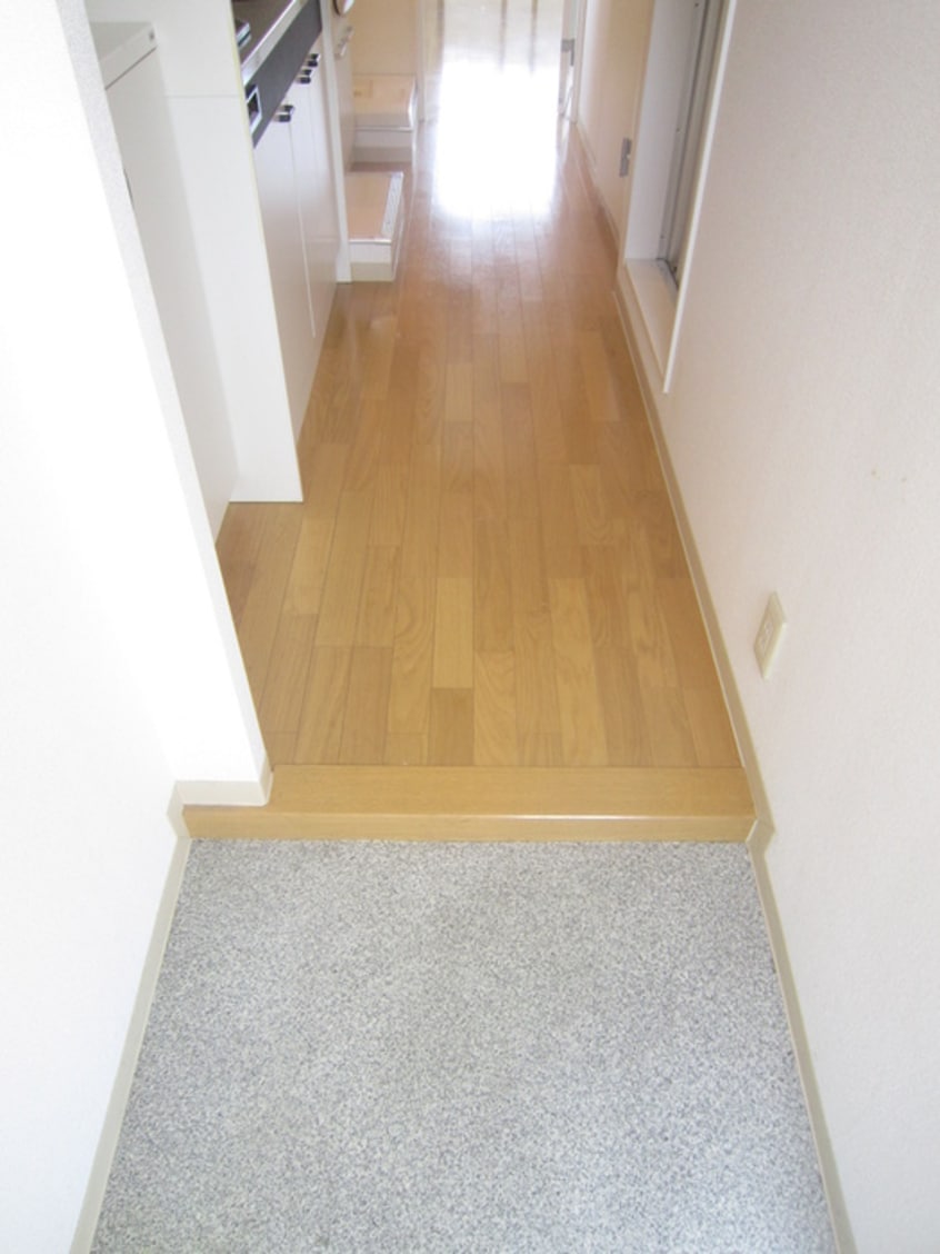 玄関 ソアーヴェ三国ヶ丘