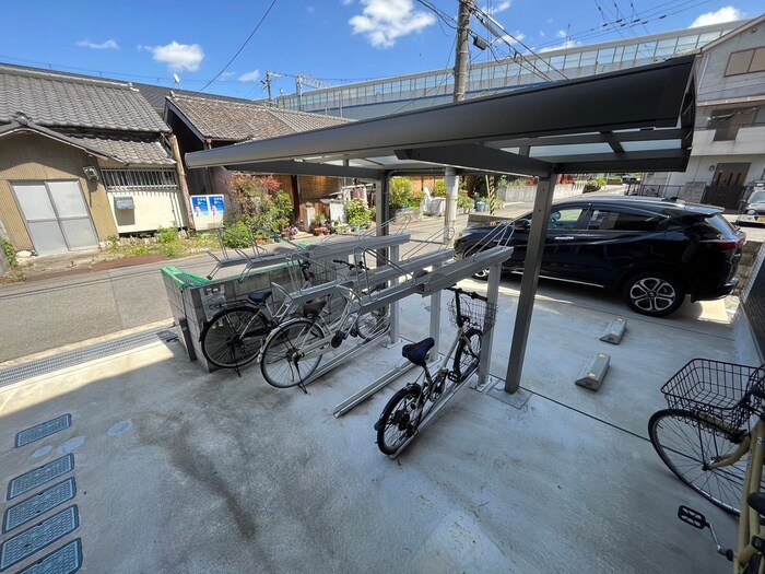 駐輪場 アズール尼崎