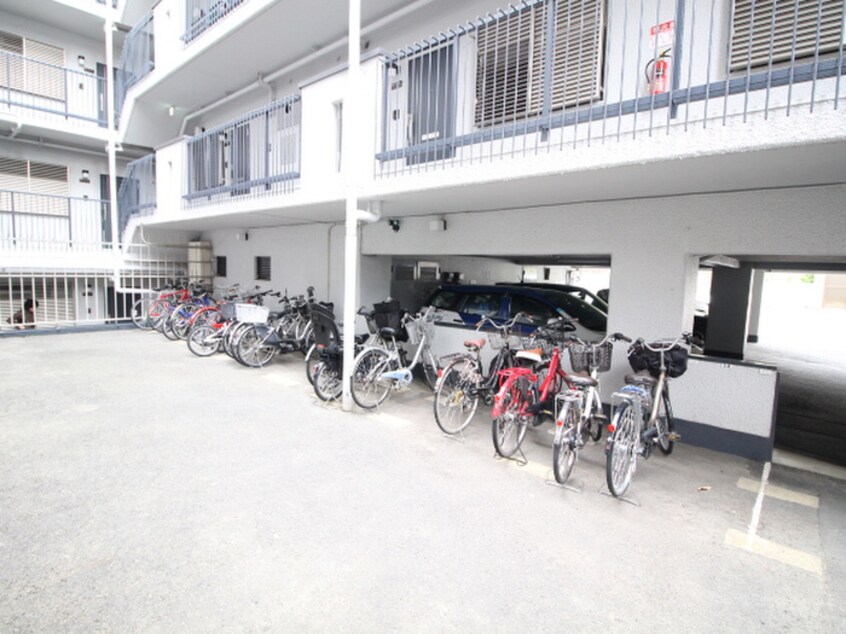 駐輪場 デラシオン御室（305）
