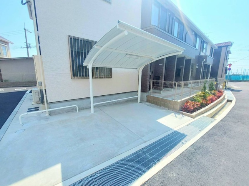 駐輪場 アルバ西岡本