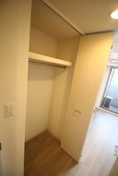 収納 ﾌﾟﾚｻﾝｽ新大阪ｽﾄﾘｰﾑ(1502)