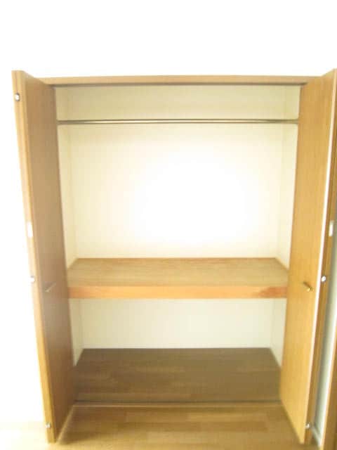 収納 レスポア－ル紺屋