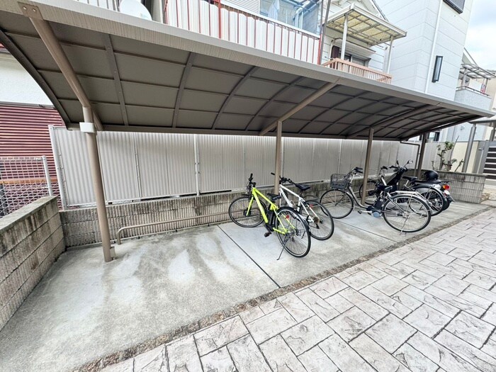 駐輪場 クリサンテーモ