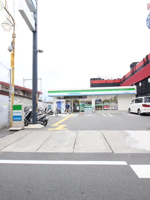 ファミリーマート(コンビニ)まで551m リバーヒル喜志